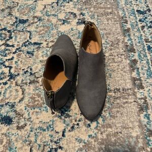🦋 Gray Qupid Ankle Boots with Zipper